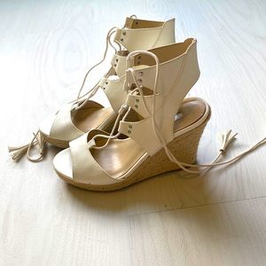 Guess White Tie Tassel Wedges